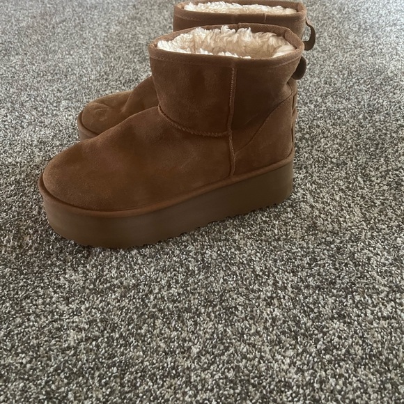 UGG Brown Suede Platform Boots - Picture 1 of 2